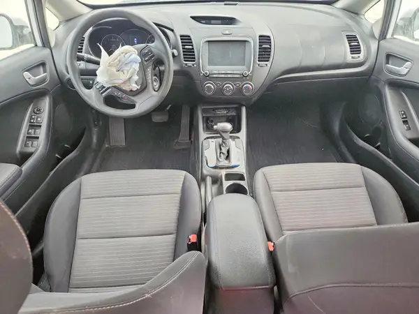 3KPFL4A7XJE256501 2018 KIA FORTE - Image 8