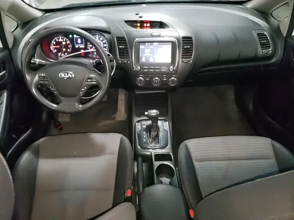 3KPFL4A7XJE257051 2018 KIA FORTE - Image 8