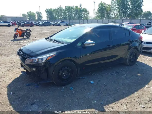 3KPFL4A7XJE262623 2018 KIA FORTE - Image 2