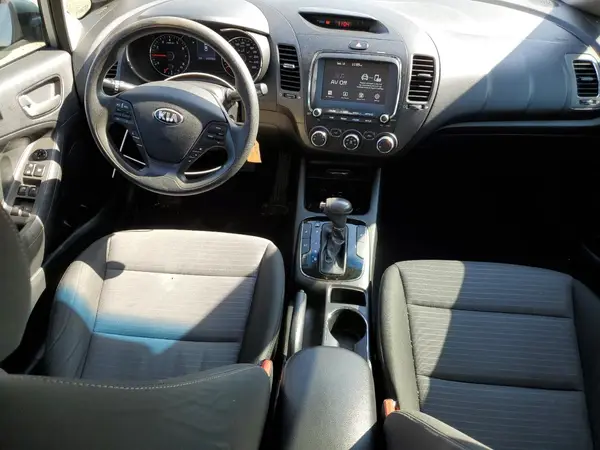 3KPFL4A7XJE263366 2018 KIA FORTE - Image 8