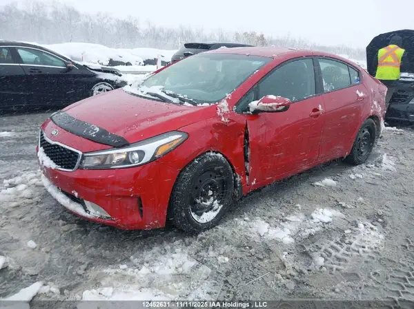 3KPFL4A7XJE267644 2018 KIA FORTE - Image 2