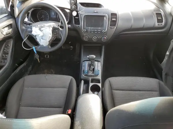 3KPFL4A7XJE268518 2018 KIA FORTE - Image 8