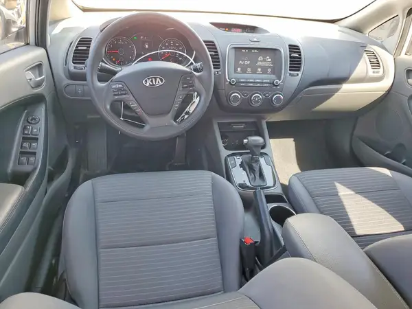 3KPFL4A7XJE268986 2018 KIA FORTE - Image 8