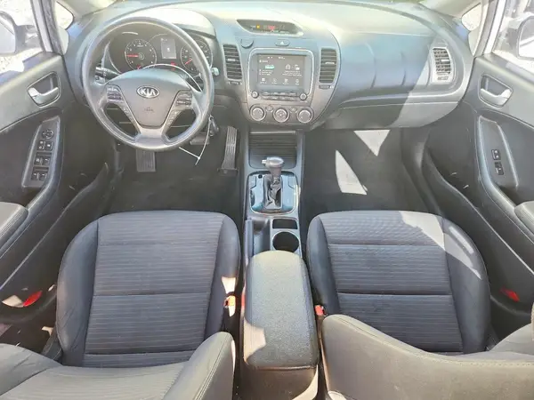 3KPFL4A7XJE269538 2018 KIA FORTE - Image 8