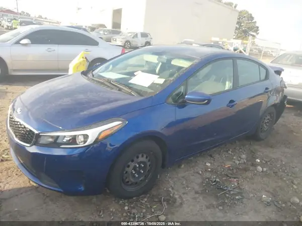 3KPFL4A7XJE269815 2018 KIA FORTE - Image 2