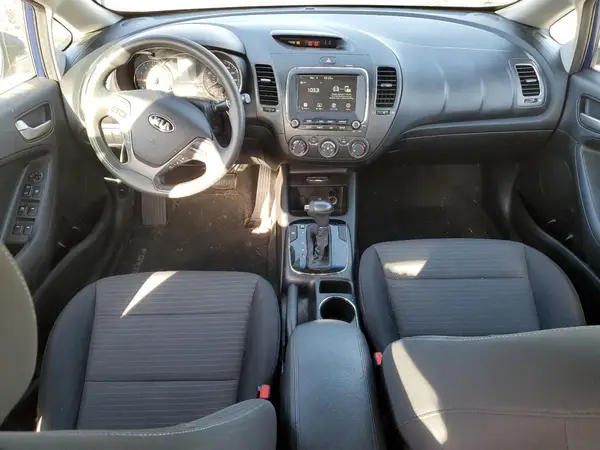 3KPFL4A7XJE270446 2018 KIA FORTE - Image 8