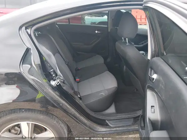 3KPFL4A7XJE272181 2018 KIA FORTE - Image 8