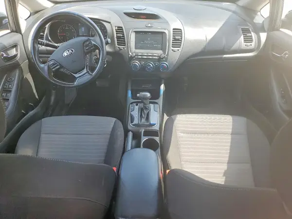 3KPFL4A7XJE276411 2024 KIA FORTE - Image 8