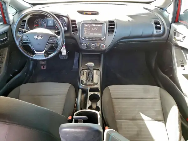 3KPFL4A7XJE278272 2018 KIA FORTE - Image 8