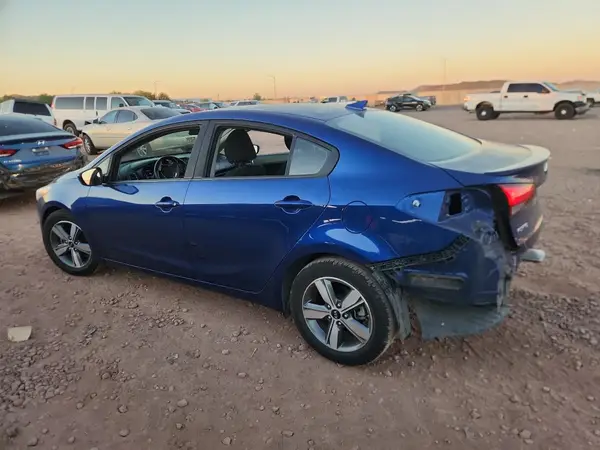 3KPFL4A7XJE279762 2018 KIA FORTE - Image 2