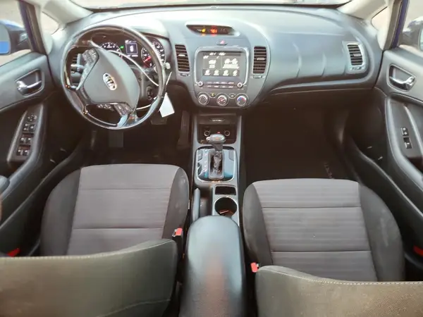 3KPFL4A7XJE279762 2018 KIA FORTE - Image 8