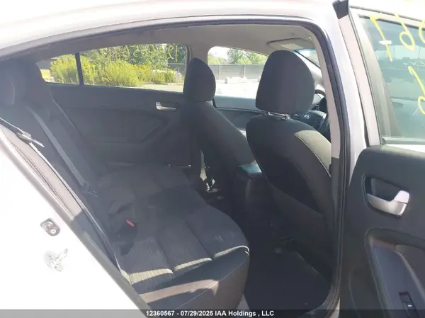3KPFL4A7XJE282046 2018 KIA FORTE - Image 8