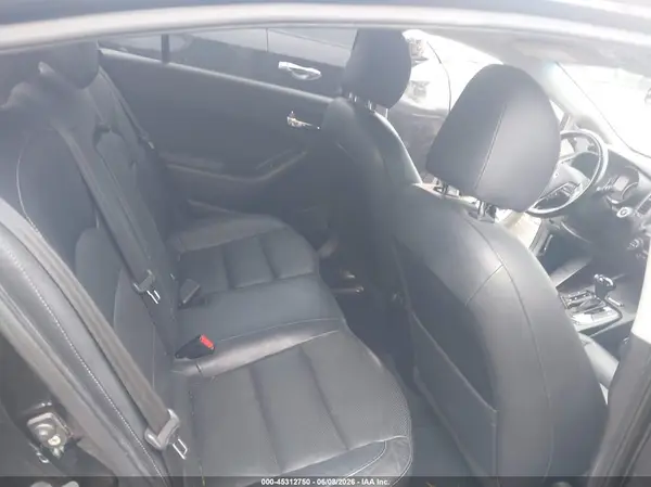 3KPFL4A80HE004968 2017 KIA FORTE - Image 8