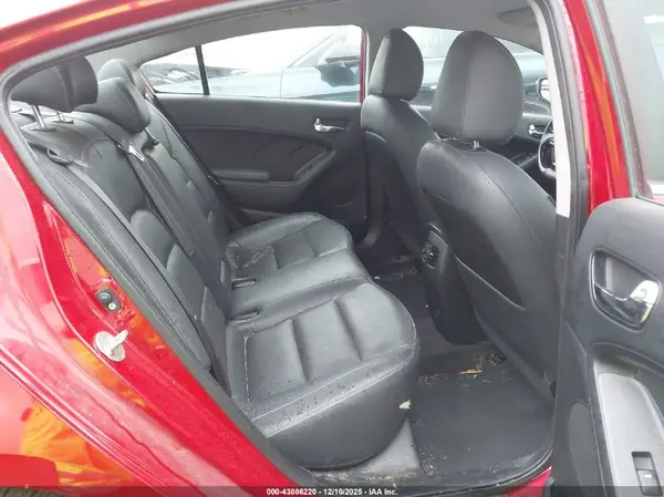 3KPFL4A80HE036397 2017 KIA FORTE - Image 8