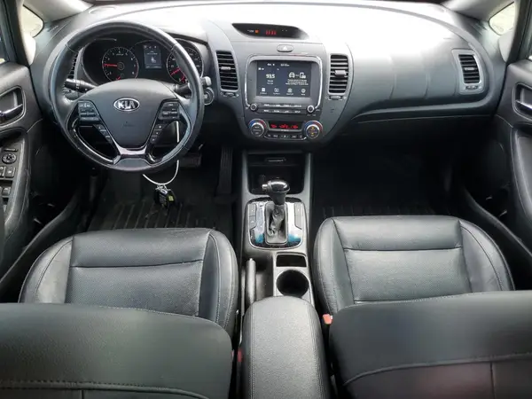 3KPFL4A80HE037887 2017 KIA FORTE - Image 8