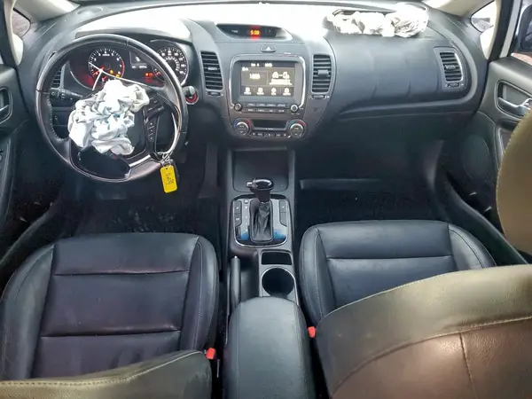 3KPFL4A80HE054186 2017 KIA FORTE - Image 8