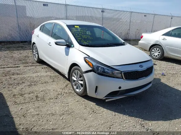 3KPFL4A80HE074275 2017 KIA FORTE - Image 1