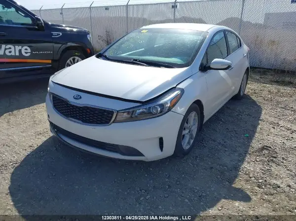 3KPFL4A80HE074275 2017 KIA FORTE - Image 2