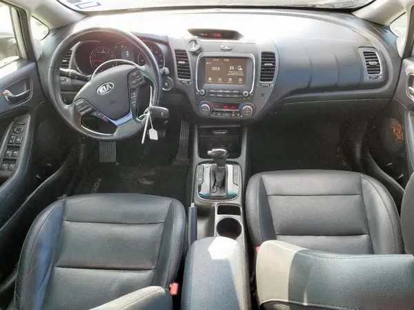 3KPFL4A80HE090427 2017 KIA FORTE - Image 8