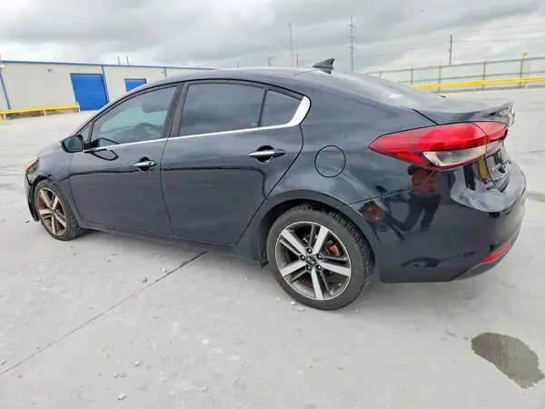 3KPFL4A80HE106979 2017 KIA FORTE - Image 2