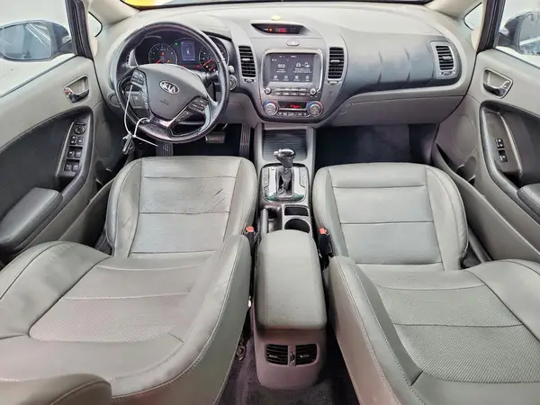 3KPFL4A80HE106979 2017 KIA FORTE - Image 8