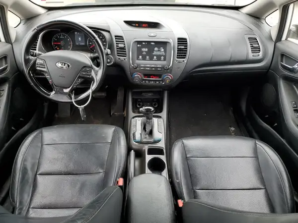 3KPFL4A80HE121501 2017 KIA FORTE - Image 8