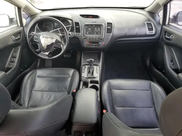 3KPFL4A80HE129436 2017 KIA FORTE - Image 8