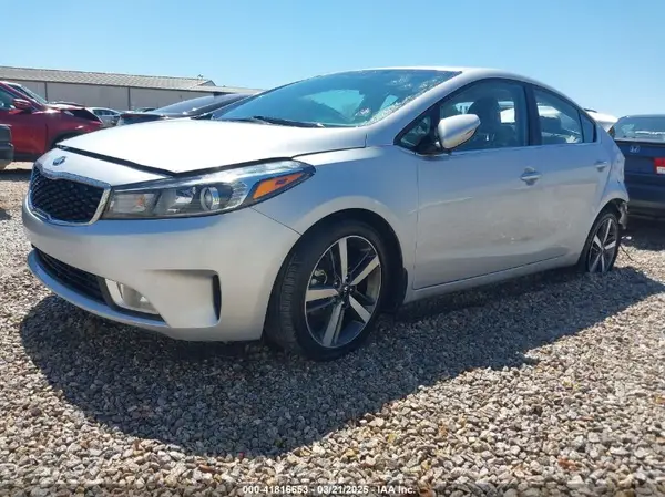 3KPFL4A80JE192610 2018 KIA FORTE - Image 1