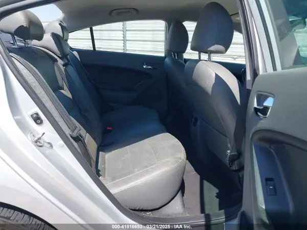 3KPFL4A80JE192610 2018 KIA FORTE - Image 7