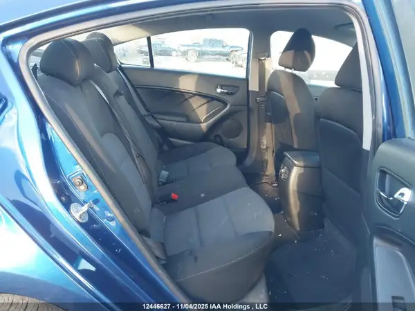3KPFL4A80JE209180 2018 KIA FORTE - Image 8