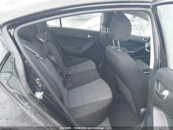 3KPFL4A80JE260551 2018 KIA FORTE - Image 8