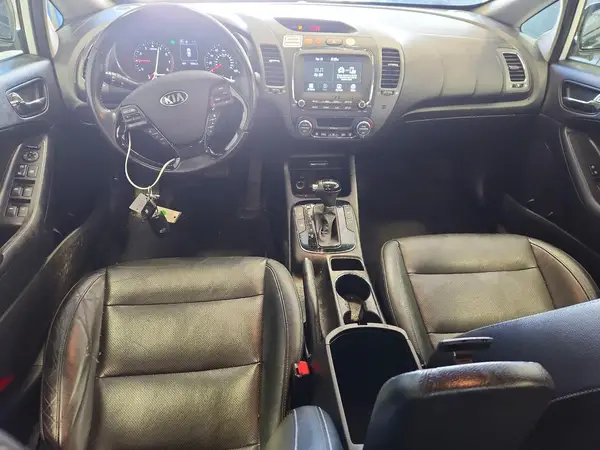 3KPFL4A81HE004123 2017 KIA FORTE - Image 8