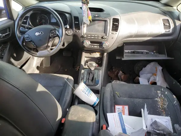 3KPFL4A81HE004722 2017 KIA FORTE - Image 8