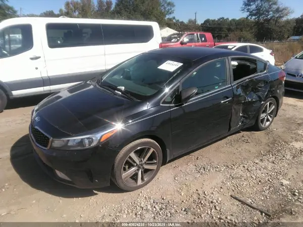 3KPFL4A81HE005319 2017 KIA FORTE - Image 2