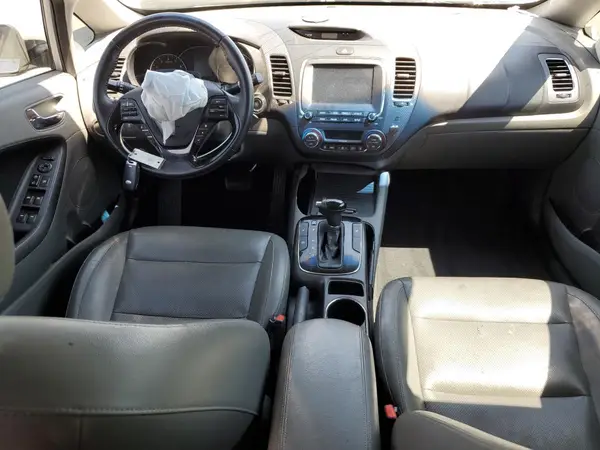 3KPFL4A81HE005868 2017 KIA FORTE - Image 8