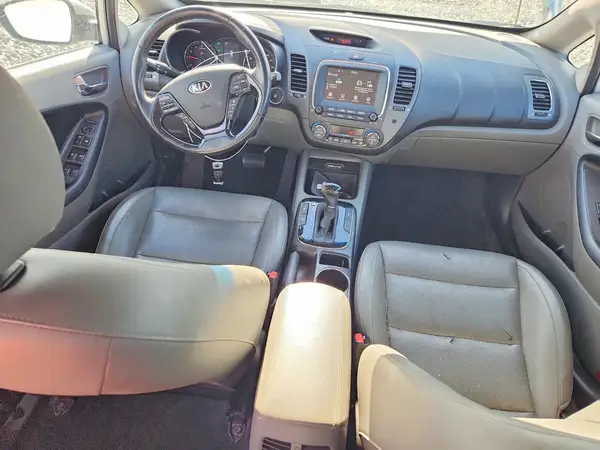 3KPFL4A81HE005921 2017 KIA FORTE - Image 8