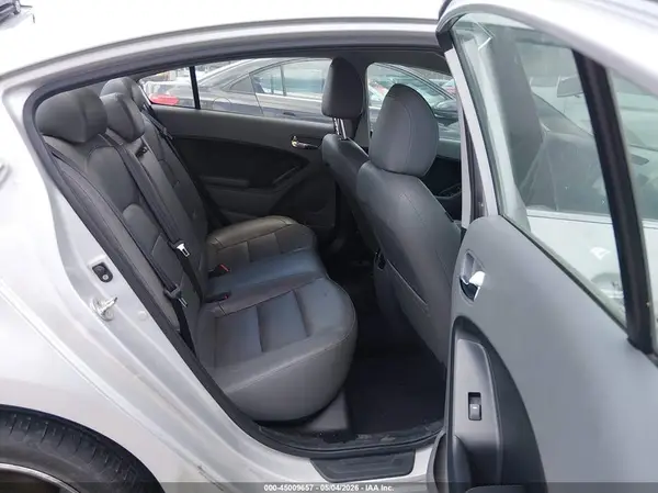 3KPFL4A81HE093935 2017 KIA FORTE - Image 8