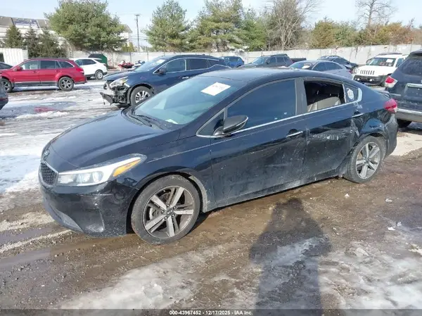 3KPFL4A81HE103590 2017 KIA FORTE - Image 2