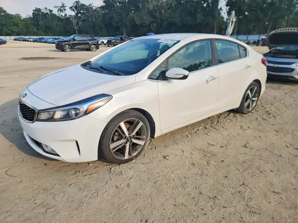 3KPFL4A81HE128540 2017 KIA FORTE - Image 1