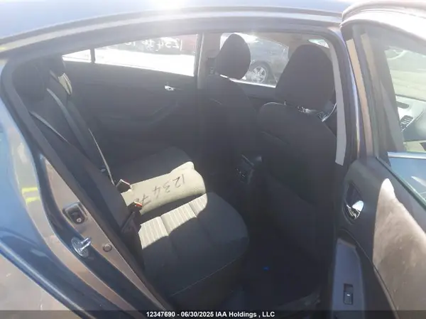 3KPFL4A81HE135567 2017 KIA FORTE - Image 8
