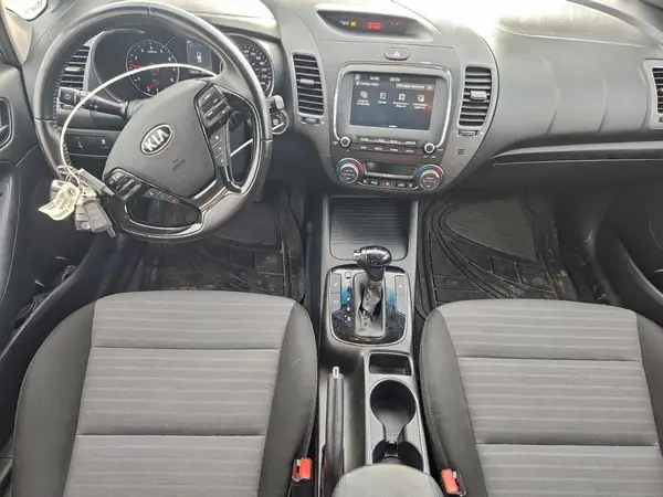 3KPFL4A81HE145452 2017 KIA FORTE - Image 8