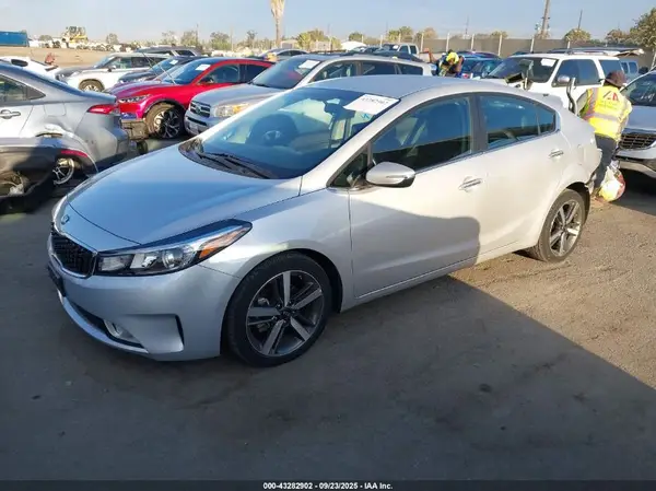 3KPFL4A81JE207499 2018 KIA FORTE - Image 2