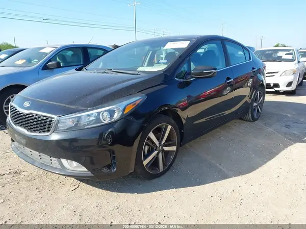 3KPFL4A81JE232225 2018 KIA FORTE - Image 2