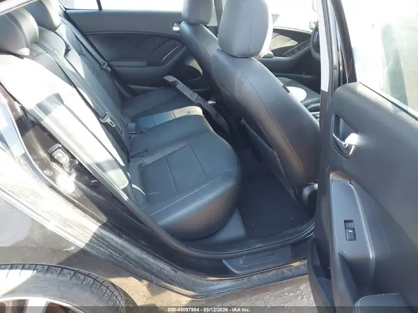 3KPFL4A81JE232225 2018 KIA FORTE - Image 8