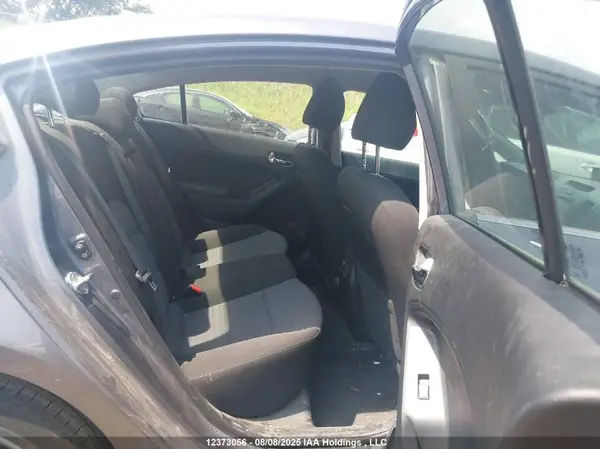 3KPFL4A81JE277276 2018 KIA FORTE - Image 8
