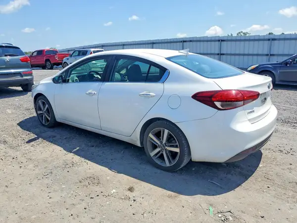 3KPFL4A82HE005703 2017 KIA FORTE - Image 2
