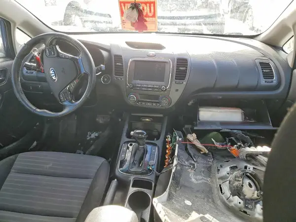 3KPFL4A82HE006303 2017 KIA FORTE - Image 8