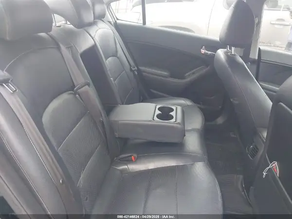 3KPFL4A82HE116980 2017 KIA FORTE - Image 8