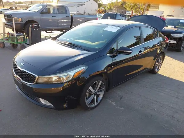 3KPFL4A83HE002860 2017 KIA FORTE - Image 2