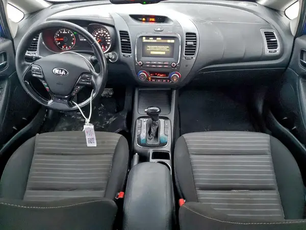 3KPFL4A83HE004656 2017 KIA FORTE - Image 8
